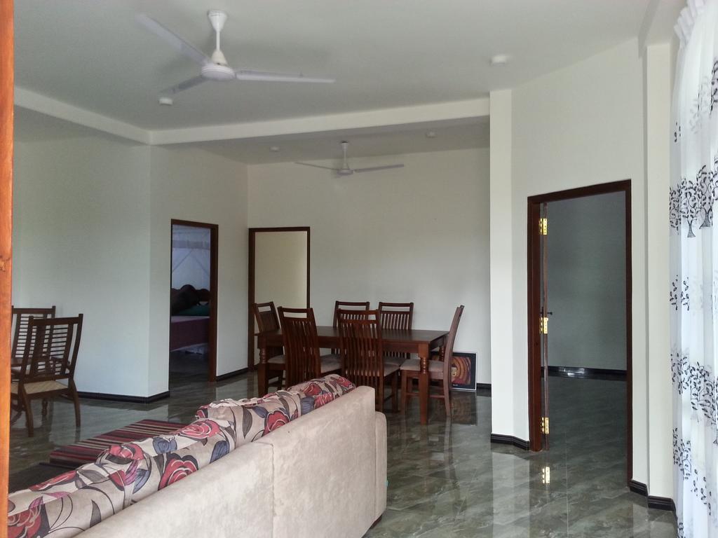 Coral Palm Villa And Apartment Unawatuna Ruang foto