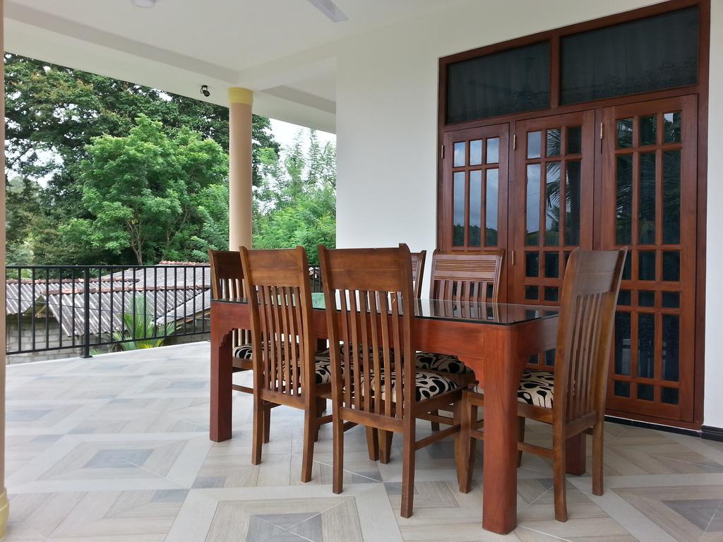Coral Palm Villa And Apartment Unawatuna Bagian luar foto
