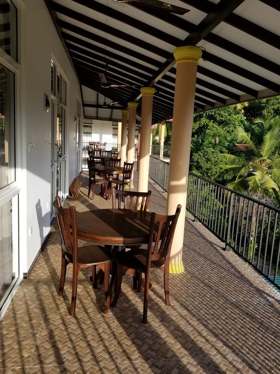 Coral Palm Villa And Apartment Unawatuna Bagian luar foto